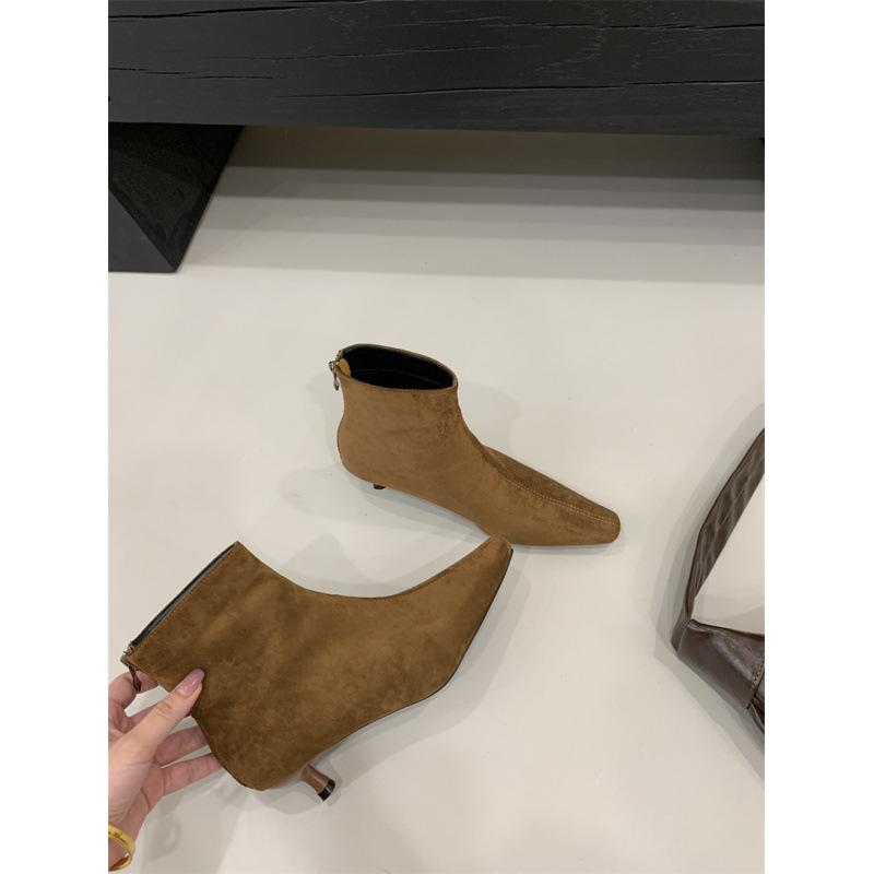 2025 autumn and winter temperament thin heel bare boots back zipper elastic thin boots kitten heel square head suede short boots medium heel 39
2025 autumn and winter temperament thin heel bare boots back zipper elastic thin boots kitten heel square head suede short boots medium heel 39