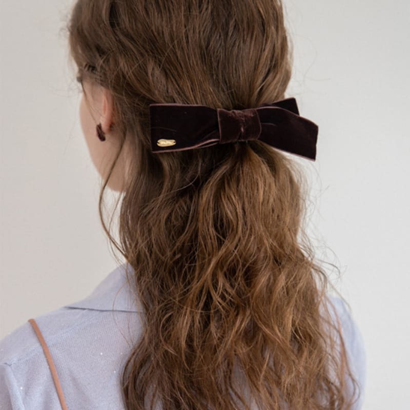 MERRYMOTIVE Бархатная лента узел заколка для волос (2colors) Navy
MERRYMOTIVE Бархатная лента узел заколка для волос (2colors) Navy