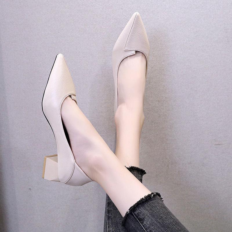 Real soft leather autumn new single shoes women s thick heel light mouth high heels women s Korean version of mother shoes medium heel versatile gr 40
Real soft leather autumn new single shoes women s thick heel light mouth high heels women s Korean version of mother shoes medium heel versatile gr 40