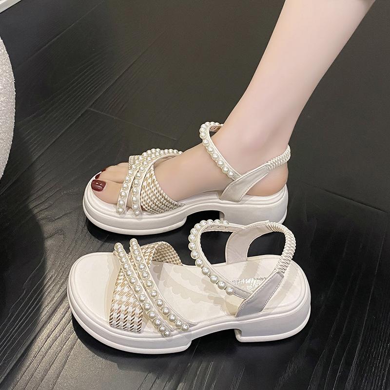 Pearl sandals women s summer new niche thick-soled wide fat feet sports beach shoes 35 чёрный
Pearl sandals women s summer new niche thick-soled wide fat feet sports beach shoes 35 чёрный