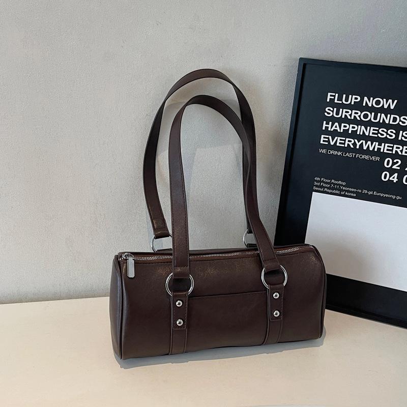 Женская сумка зима новая простая сумочка большая вместимость сумка через плечо модная сумка хорошо выглядит
Женская сумка зима новая простая сумочка большая вместимость сумка через плечо модная сумка хорошо выглядит