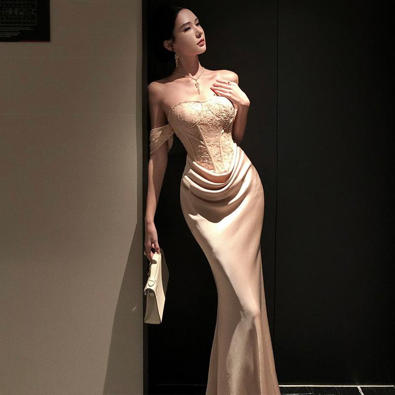 French Temperament One-word Shoulder Lace Tube Top Dress Women s Senior Sexy Backless Birthday Long Skirt Dress L рожевий
French Temperament One-word Shoulder Lace Tube Top Dress Women s Senior Sexy Backless Birthday Long Skirt Dress L рожевий