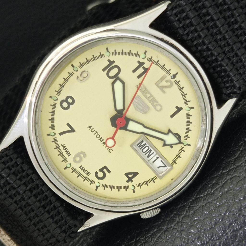 Б/У винтажные мужские часы SEIKO 5 AUTOMATIC 7S26A JAPAN с бежевым циферблатом a434603-2 R121-a434603
Б/У винтажные мужские часы SEIKO 5 AUTOMATIC 7S26A JAPAN с бежевым циферблатом a434603-2 R121-a434603