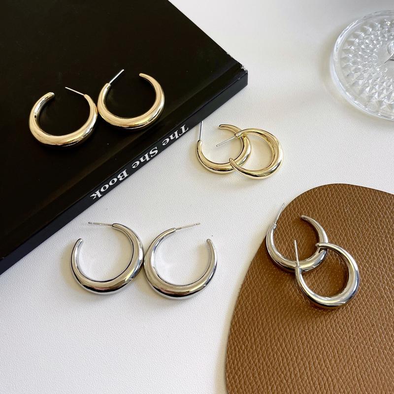S925 Silver Needle Hip-Hop C-Shaped Earrings - Stylish, Minimalist Design in Assorted Sizes (Large & Small) - Model 6383 Silver Small Hoop Earrings
S925 Silver Needle Hip-Hop C-Shaped Earrings - Stylish, Minimalist Design in Assorted Sizes (Large & Small) - Model 6383 Silver Small Hoop Earrings