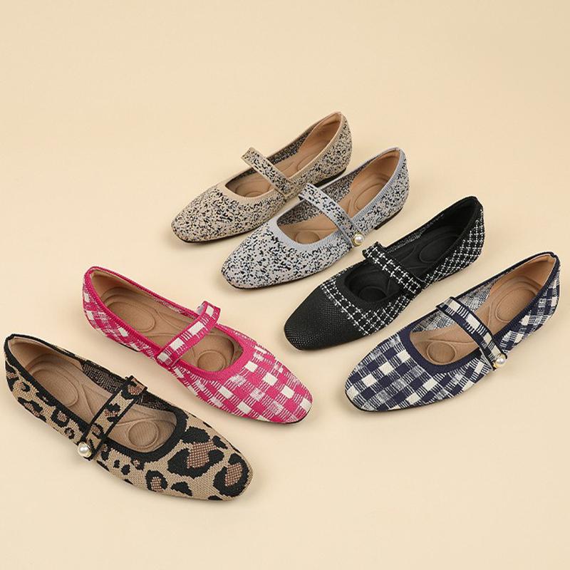 Women s flat shoes knitted breathable comfortable and fashionable women s casual walking shoes 35
Women s flat shoes knitted breathable comfortable and fashionable women s casual walking shoes 35