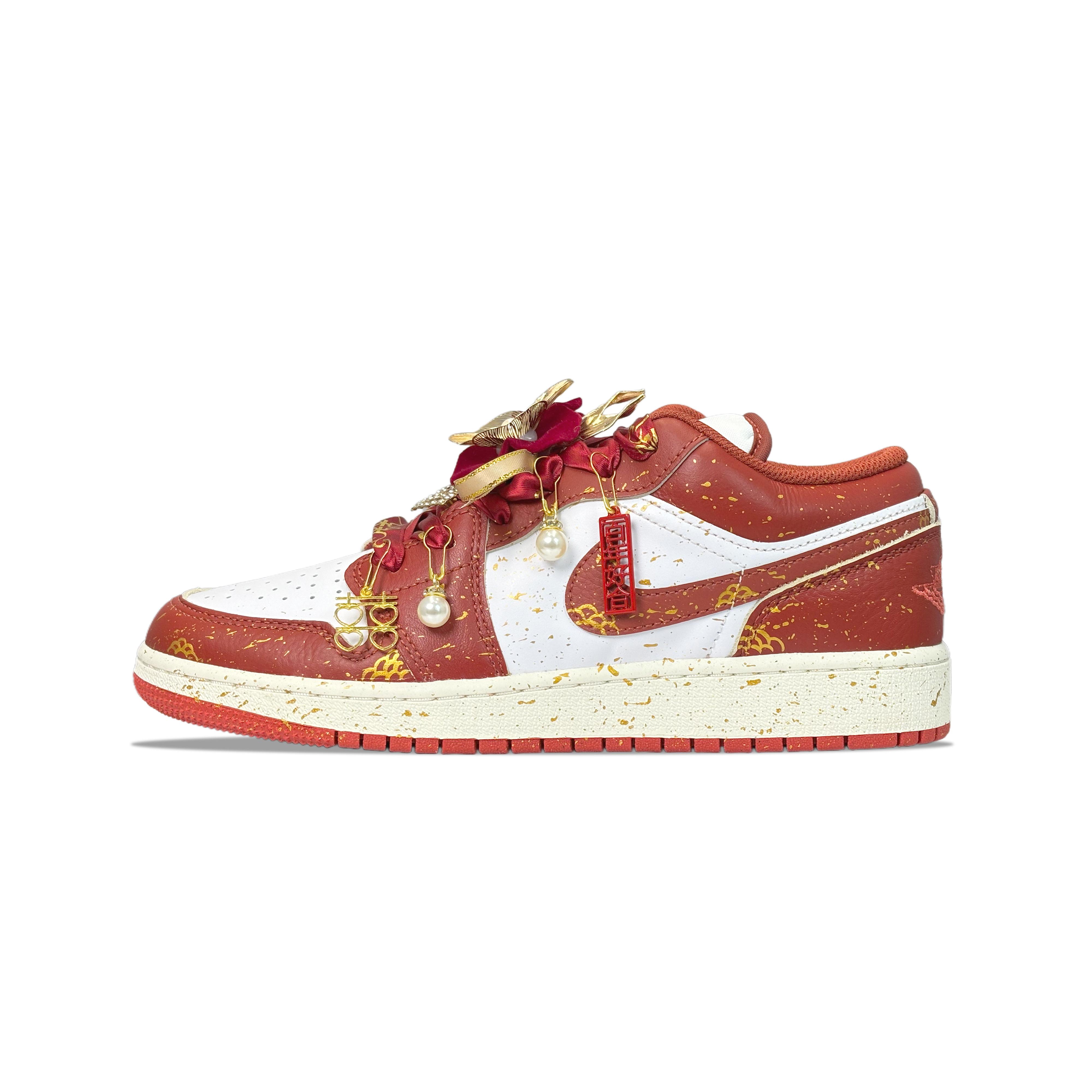 Jordan Air Jordan 1 YDCC Liangchen Cushioning, Wear Resistant Low top Vintage Basketball Shoes Unisex Red FJ3465-160(Team501-) 39
Jordan Air Jordan 1 YDCC Liangchen Cushioning, Wear Resistant Low top Vintage Basketball Shoes Unisex Red FJ3465-160(Team501-) 39