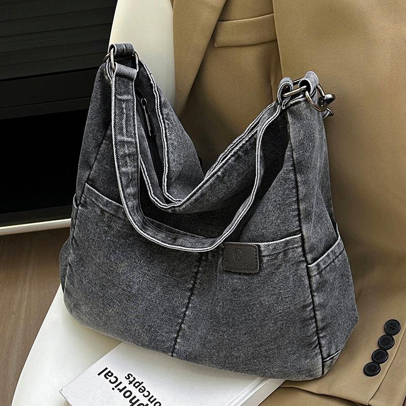 2025 new large-capacity casual bag trendy denim tote bag is lightweight and simple for commuting crossbody bag for women чорний
2025 new large-capacity casual bag trendy denim tote bag is lightweight and simple for commuting crossbody bag for women чорний