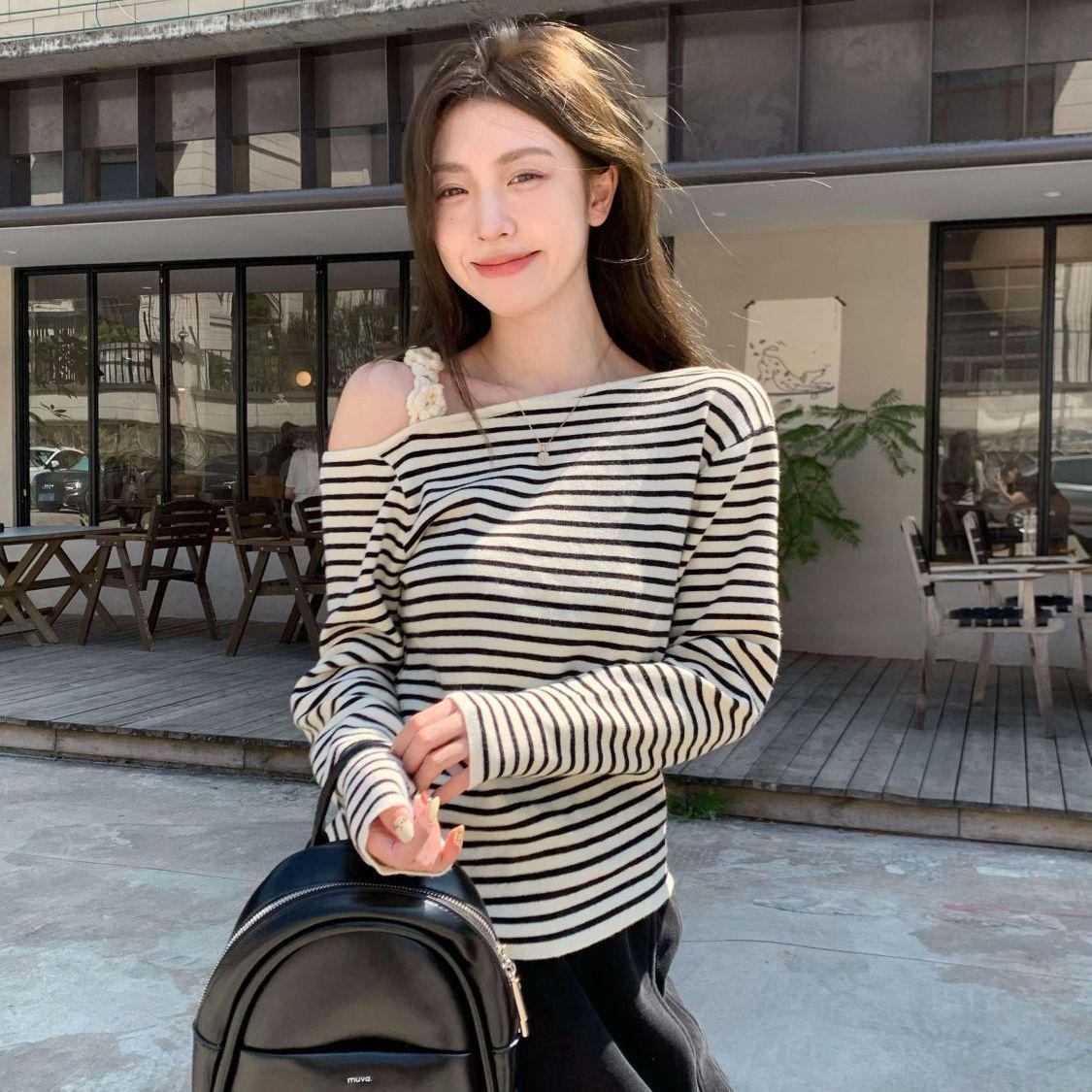 Женский красный вязаный топ на одно плечо с косым воротником Осень/Зима 2025 One Size
Женский красный вязаный топ на одно плечо с косым воротником Осень/Зима 2025 One Size