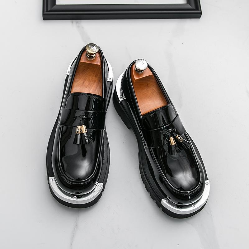 New thick-soled foot-fitting fringed men s big-headed leather shoes patent leather glossy casual loafers hairstylist trendy shoes 38
New thick-soled foot-fitting fringed men s big-headed leather shoes patent leather glossy casual loafers hairstylist trendy shoes 38