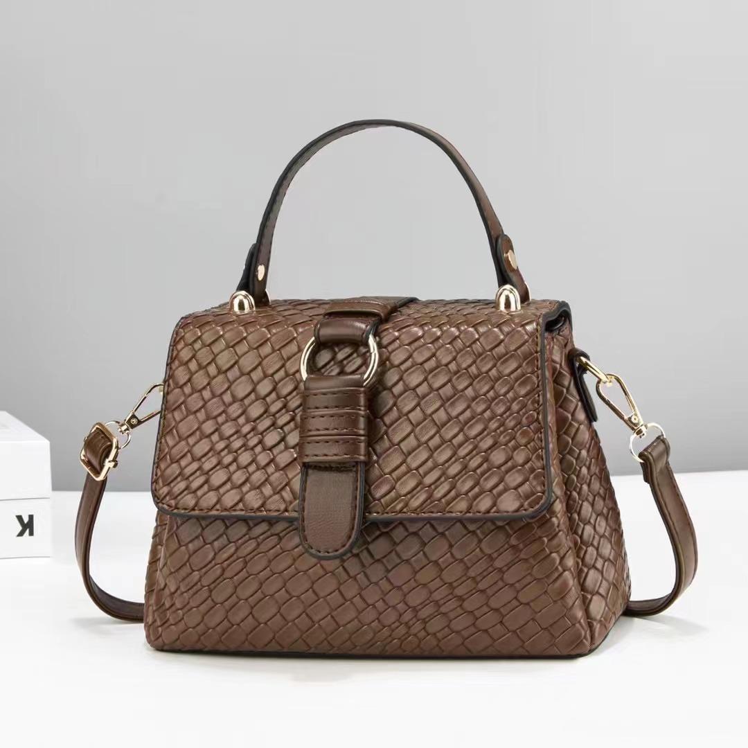 Новая женская сумка, модная маленькая квадратная сумка с крокодиловым узором, сумка через плечо
Новая женская сумка, модная маленькая квадратная сумка с крокодиловым узором, сумка через плечо