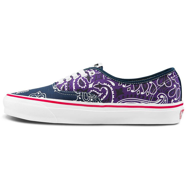 Оригінальні Bedwin & The Heartbreakers x Автентичні Vans Bandana Pack - Multi A VN0A4BV99QX 42
Оригінальні Bedwin & The Heartbreakers x Автентичні Vans Bandana Pack - Multi A VN0A4BV99QX 42
