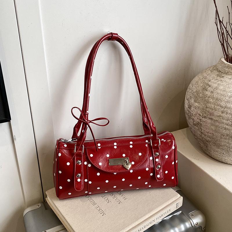 Polka Dot Patent Leather Handbag With Bow Tie Decor Retro Shoulder Bag Shiny Finish Chic Vintage Style Sweet Women Underarm Bag 33x9x15cm красный
Polka Dot Patent Leather Handbag With Bow Tie Decor Retro Shoulder Bag Shiny Finish Chic Vintage Style Sweet Women Underarm Bag 33x9x15cm красный