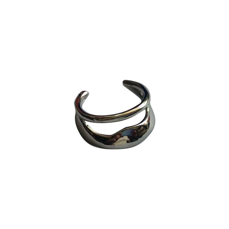 Female Retro Style Fashionable Personalized Earrings
Female Retro Style Fashionable Personalized Earrings