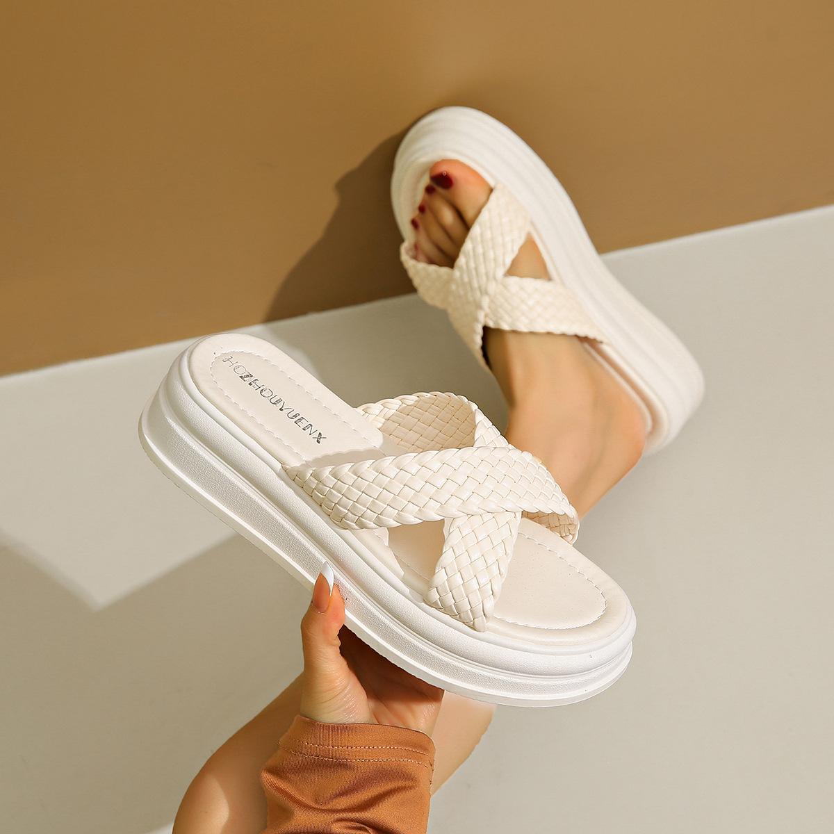 Foreign trade large size sandals 2025 spring explosion thick-soled sandals 35 чёрный
Foreign trade large size sandals 2025 spring explosion thick-soled sandals 35 чёрный