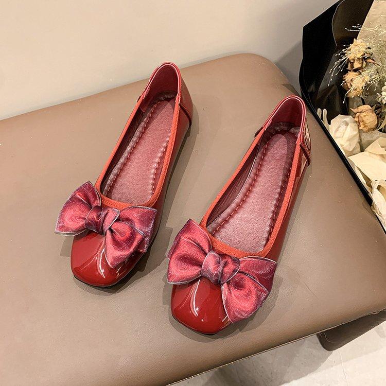 Flat shoes autumn new fashion shallow mouth single shoes versatile round head bow commuting one pedal Doudou shoes 35 красный
Flat shoes autumn new fashion shallow mouth single shoes versatile round head bow commuting one pedal Doudou shoes 35 красный