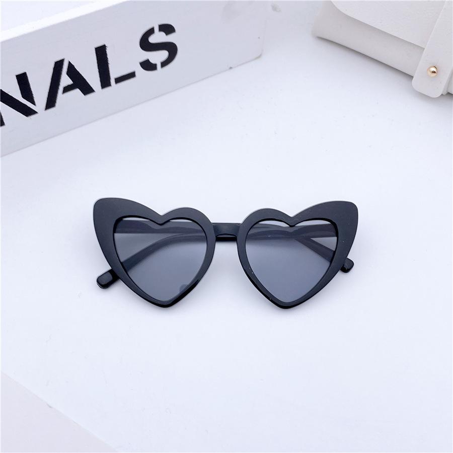 2025 new trendy baby glasses, photo taking design, girl s UV375 resistant Children s cute, caring, fashionable sunglasses
2025 new trendy baby glasses, photo taking design, girl s UV375 resistant Children s cute, caring, fashionable sunglasses