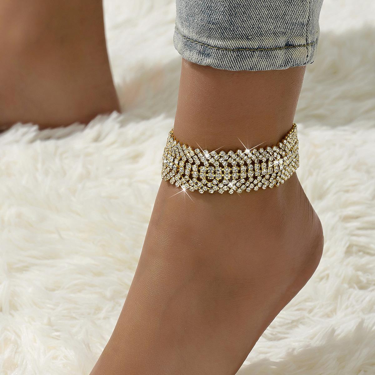 Light Luxury Jewelry Claw Chain Anklet Beach Fashion Super Flash Multi-Layer Full Of Diamonds Women S Simple And Elegant Accessories
Light Luxury Jewelry Claw Chain Anklet Beach Fashion Super Flash Multi-Layer Full Of Diamonds Women S Simple And Elegant Accessories