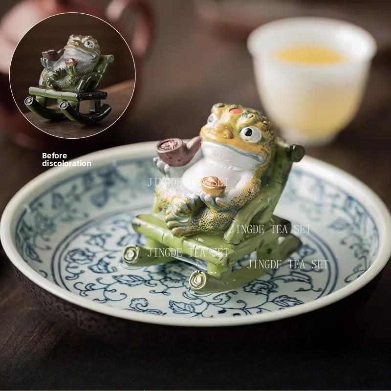Color Changing Rocking Chair Golden Toad Tea Pet Home Chinese Style Wealth Attracting Tea Table Decoration Ornaments
Color Changing Rocking Chair Golden Toad Tea Pet Home Chinese Style Wealth Attracting Tea Table Decoration Ornaments