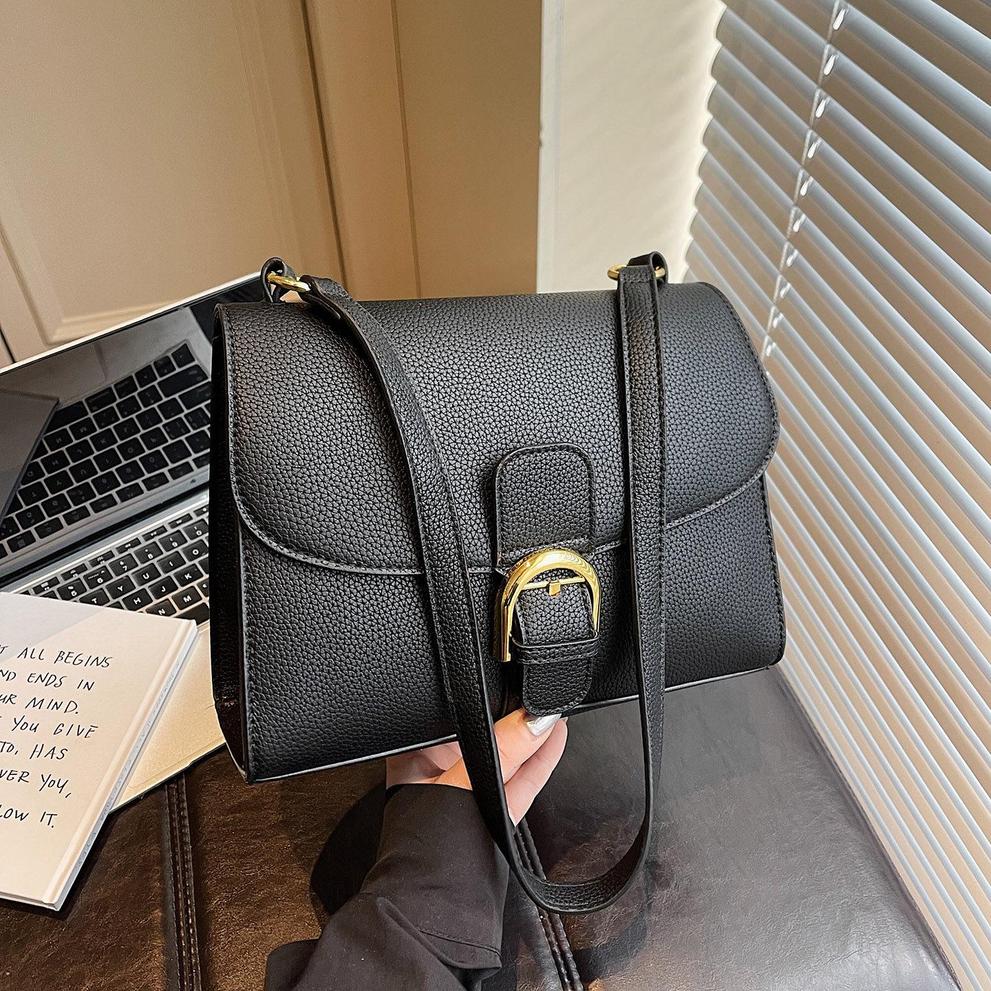 Luxury Retro Lychee Pattern SquareHandbags for Women 2026 New Style Versatile Commute One Shoulder Crossbody Bags PU Pouch (20cm<Max Length<30cm) чорний
Luxury Retro Lychee Pattern SquareHandbags for Women 2026 New Style Versatile Commute One Shoulder Crossbody Bags PU Pouch (20cm<Max Length<30cm) чорний