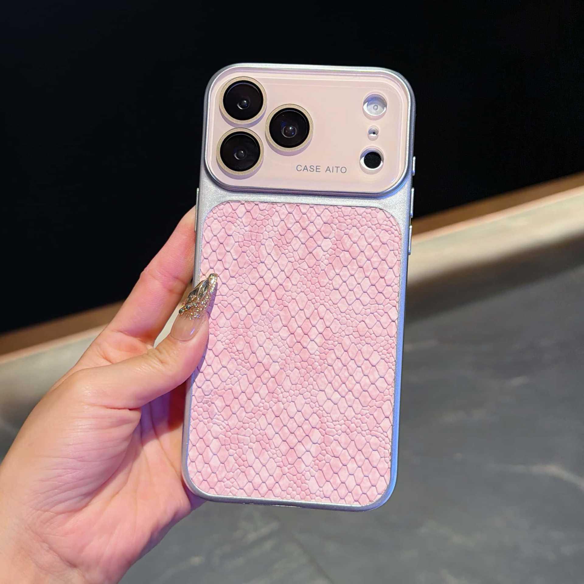 Crocodile Pattern Lens Protective Cover for iPhone 17 Pro Max with Instant Large View Window 16 Pro Max рожевий
Crocodile Pattern Lens Protective Cover for iPhone 17 Pro Max with Instant Large View Window 16 Pro Max рожевий