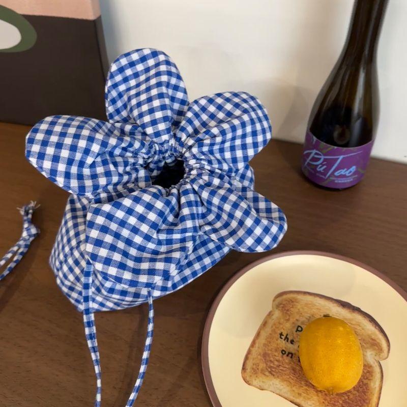 Cute cross-body small flower bag, drawstring handbag, carry a simple bag, high-value small, fresh and lightweight bag
Cute cross-body small flower bag, drawstring handbag, carry a simple bag, high-value small, fresh and lightweight bag