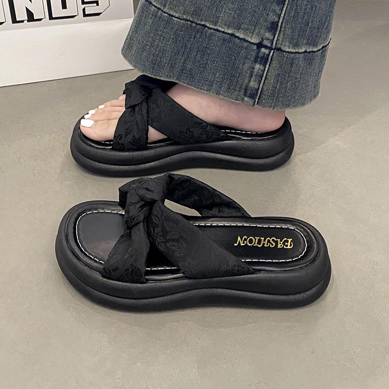 Cool slippers women s summer wear new platform casual beach sandals fashionable versatile one-word drag 35 белый
Cool slippers women s summer wear new platform casual beach sandals fashionable versatile one-word drag 35 белый