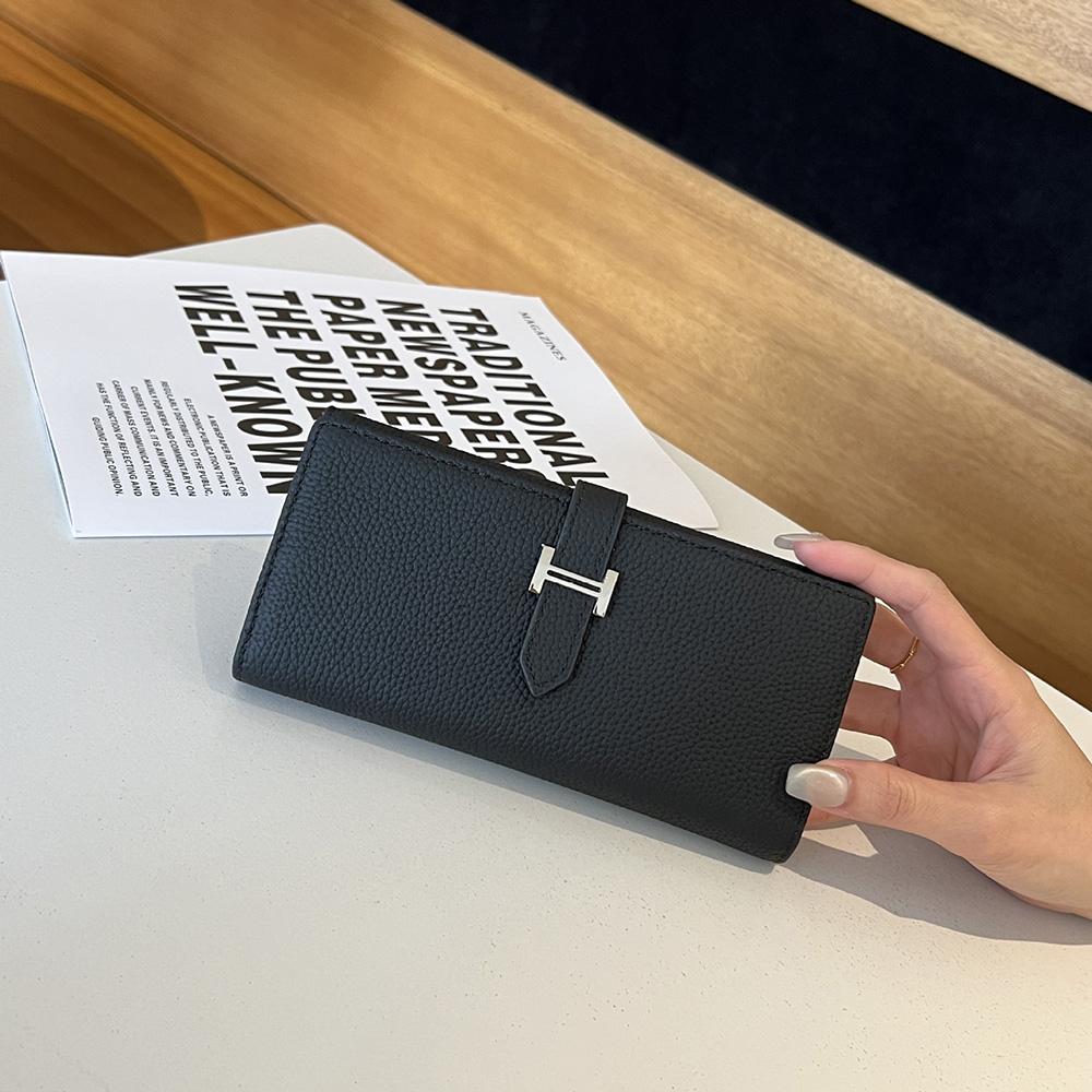 Длинный кошелек из натуральной кожи первого слоя коровьей кожи, женские кошельки, клатчи, брендовый стиль H, застежка, бумажник, высокая вместимость, кошелек для телефона без логотипа чёрный
Длинный кошелек из натуральной кожи первого слоя коровьей кожи, женские кошельки, клатчи, брендовый стиль H, застежка, бумажник, высокая вместимость, кошелек для телефона без логотипа чёрный