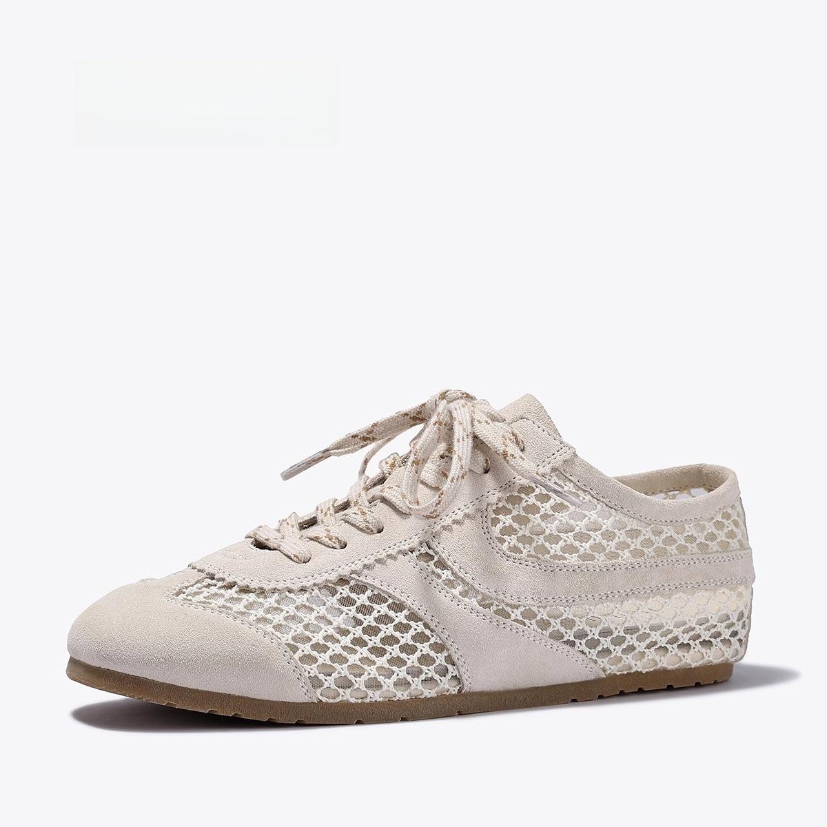 Mesh breathable German training shoes women s 2025 summer new white flat bottom super fire hollow Forrest Gump sports dad shoes women 40
Mesh breathable German training shoes women s 2025 summer new white flat bottom super fire hollow Forrest Gump sports dad shoes women 40