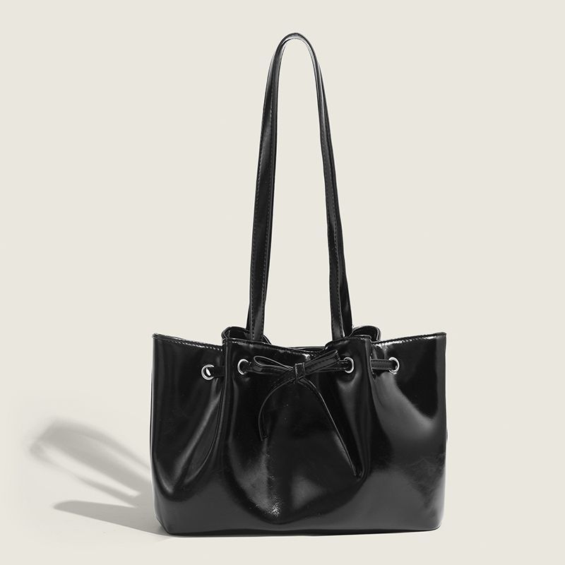 Folded underarm bag women s new trendy Korean niche bucket bag versatile bow portable shoulder bag NK-821 чёрный
Folded underarm bag women s new trendy Korean niche bucket bag versatile bow portable shoulder bag NK-821 чёрный