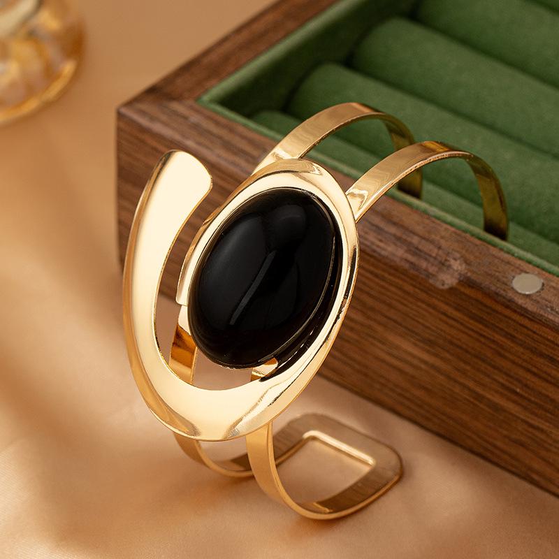 Элегантный геометрический открытый браслет в форме буквы Е: Простые и элегантные модные украшения
Элегантный геометрический открытый браслет в форме буквы Е: Простые и элегантные модные украшения