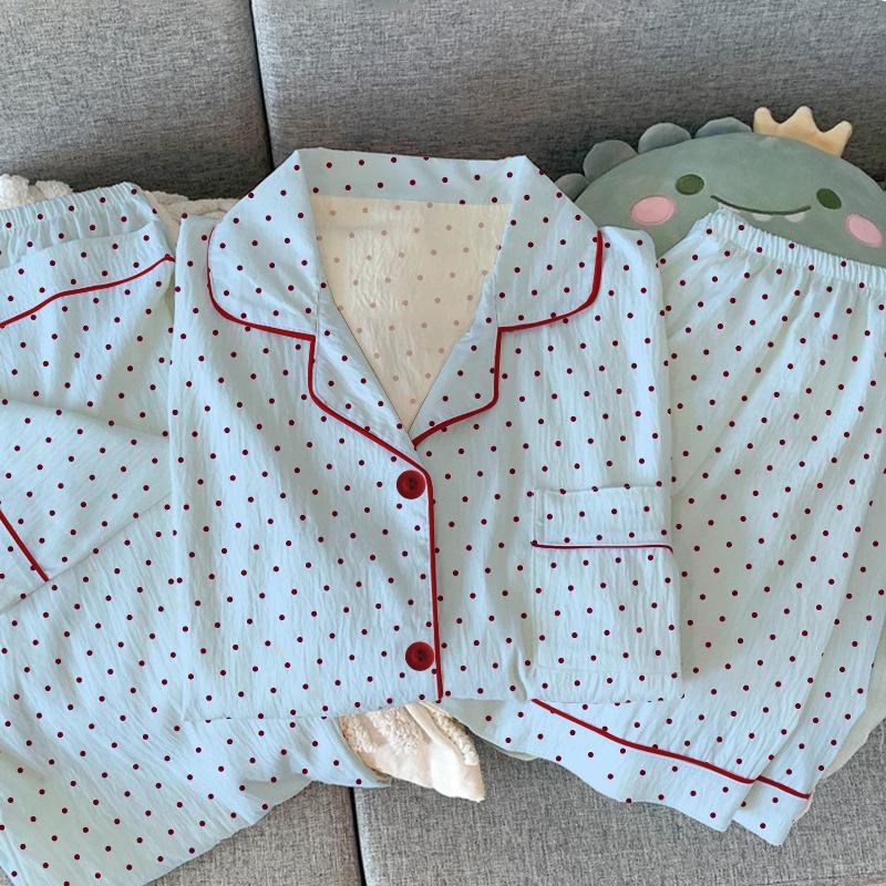 Простая Премиум Пижама в Горошек с Коротким Рукавом для Лета Женская Мягкая Восковая Удобная Домашняя Одежда Мнущаяся Ткань Комплект из Трех Предметов M
Простая Премиум Пижама в Горошек с Коротким Рукавом для Лета Женская Мягкая Восковая Удобная Домашняя Одежда Мнущаяся Ткань Комплект из Трех Предметов M