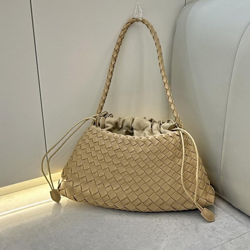 New High-end Handwoven Bag, Underarm Bag Method, Stick Cabbage Basket Bag, Shoulder Handbag, Bag for Women 32cm*17cm*12cm абрикосовый
New High-end Handwoven Bag, Underarm Bag Method, Stick Cabbage Basket Bag, Shoulder Handbag, Bag for Women 32cm*17cm*12cm абрикосовый