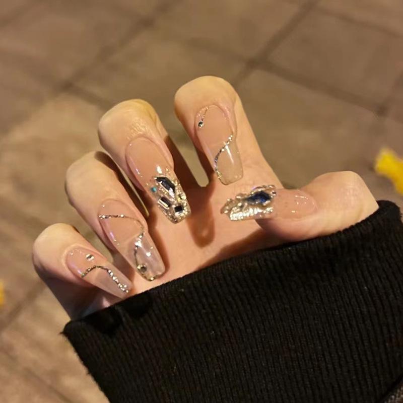 Platinum Irregular Line Nails: Transparent Pink Bride & Influencer Wearable Whitening Nails
Platinum Irregular Line Nails: Transparent Pink Bride & Influencer Wearable Whitening Nails