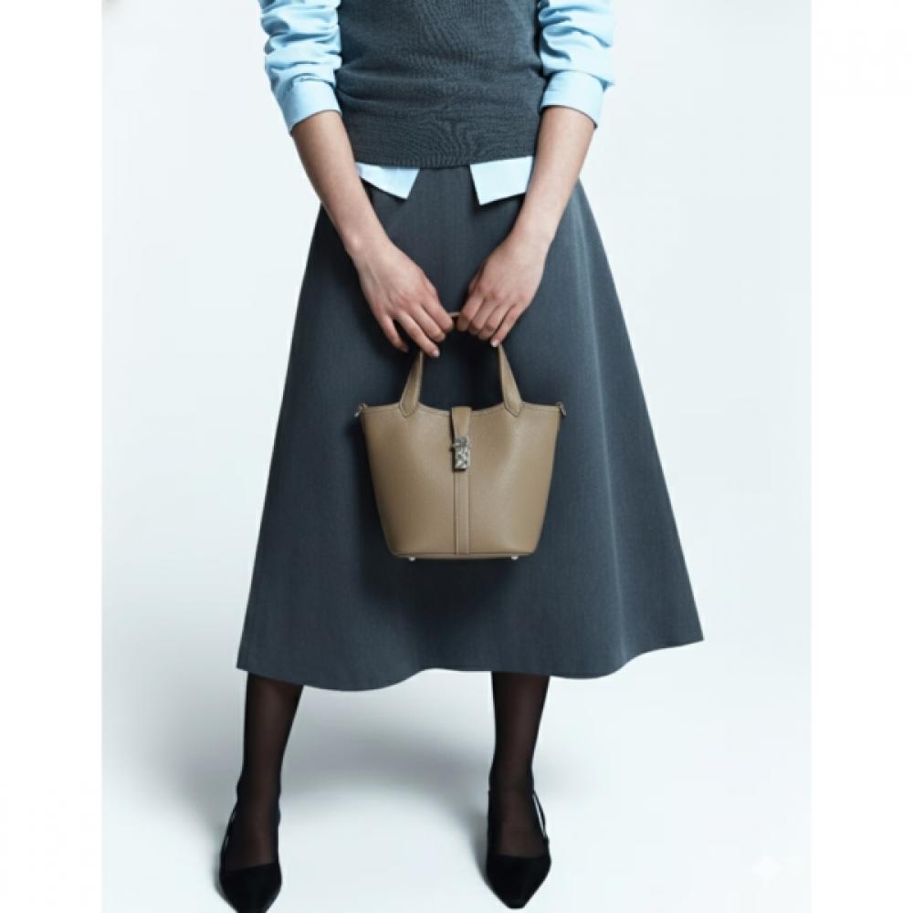 DakS Check Decoration Leather Tote Bag S Dcba6e184i2 Single option
DakS Check Decoration Leather Tote Bag S Dcba6e184i2 Single option