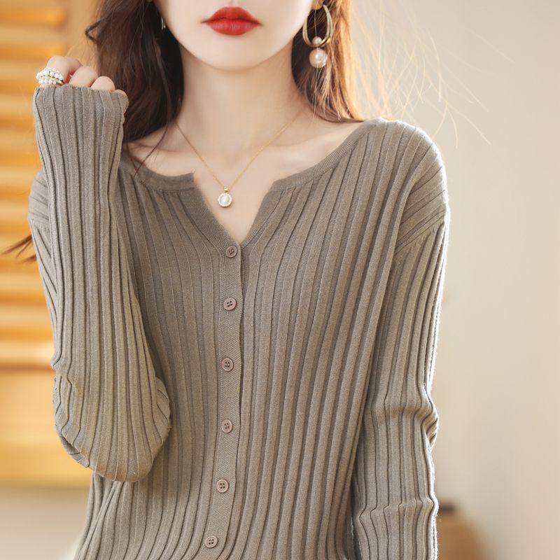 2024 Fall/Winter Women s V-Neck Slimming Long-Sleeve Knitted Cardigan Sweater One Size
2024 Fall/Winter Women s V-Neck Slimming Long-Sleeve Knitted Cardigan Sweater One Size