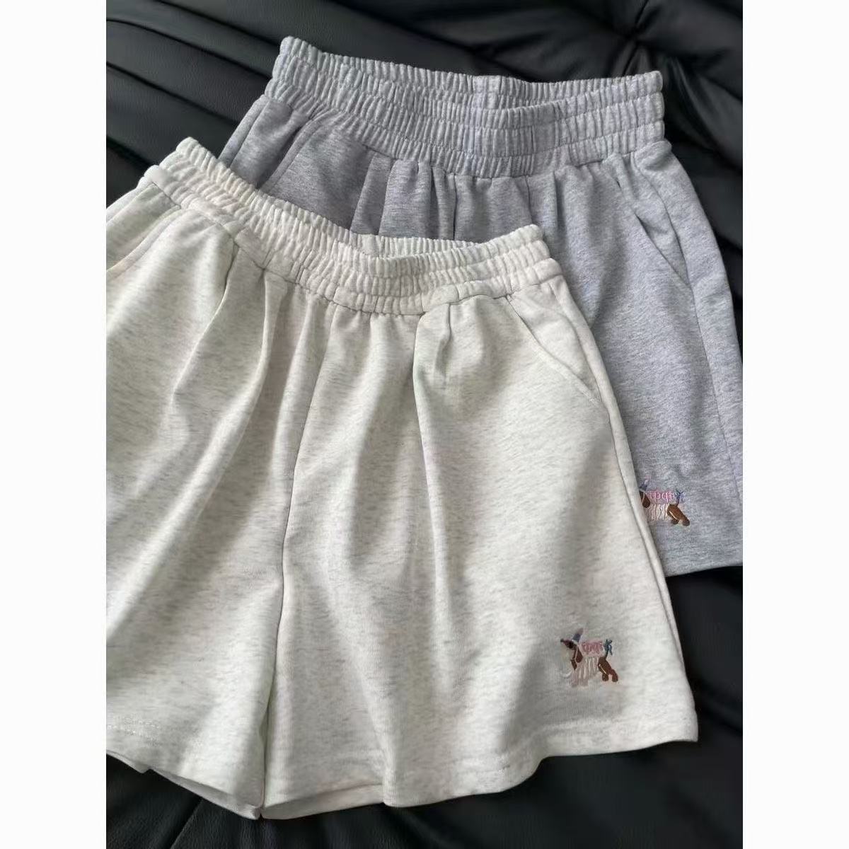 American puppy casual sports shorts for women to wear summer new loose and thin versatile wide-leg pants for students 2XL світло-сірого кольору
American puppy casual sports shorts for women to wear summer new loose and thin versatile wide-leg pants for students 2XL світло-сірого кольору