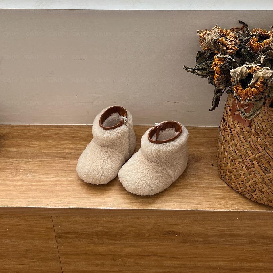 New furry boots for girls, snow boots with soft soles and thickened design, toddler shoes, winter plush shoes for boys, baby cotton shoes 25 бежевий
New furry boots for girls, snow boots with soft soles and thickened design, toddler shoes, winter plush shoes for boys, baby cotton shoes 25 бежевий