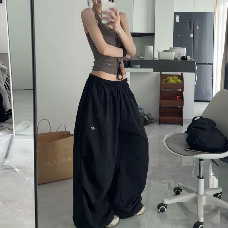 Quick-Dry Vintage American Style Wide-Leg Athletic Dance Pants for Women Summer Loose Jazz Casual Utility Trousers XL чорний
Quick-Dry Vintage American Style Wide-Leg Athletic Dance Pants for Women Summer Loose Jazz Casual Utility Trousers XL чорний