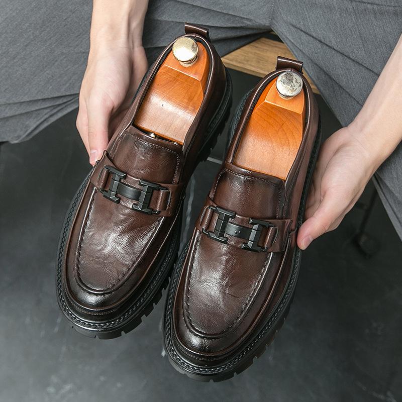 British style one-pedal platform casual leather shoes men s 2025 spring and autumn new trend business casual men s shoes 38
British style one-pedal platform casual leather shoes men s 2025 spring and autumn new trend business casual men s shoes 38