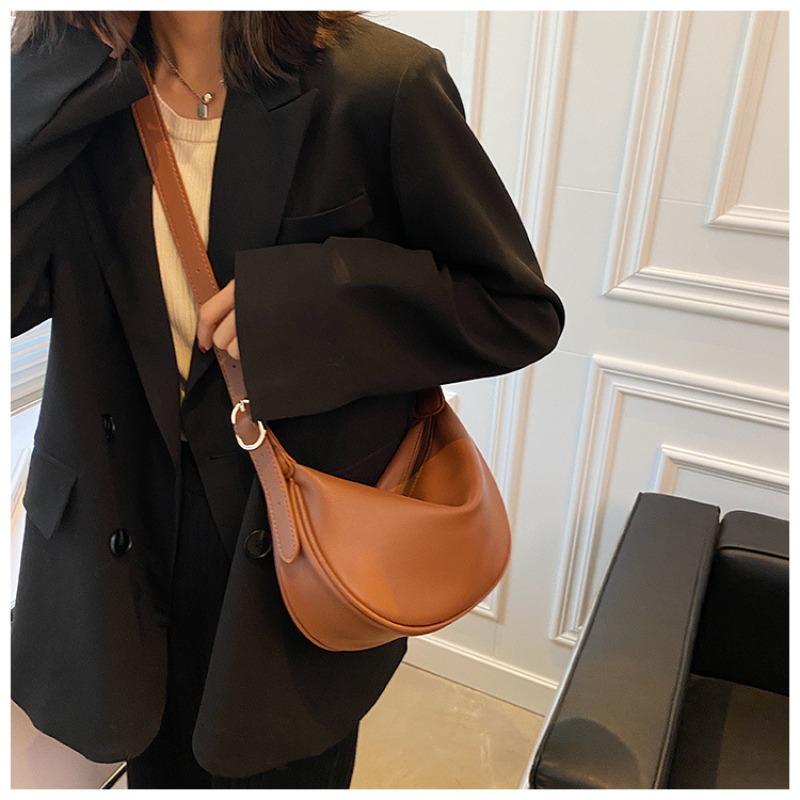 High-end dumpling bag niche design, new fashion casual shoulder messenger bag versatile small bag women s bag коричневий
High-end dumpling bag niche design, new fashion casual shoulder messenger bag versatile small bag women s bag коричневий