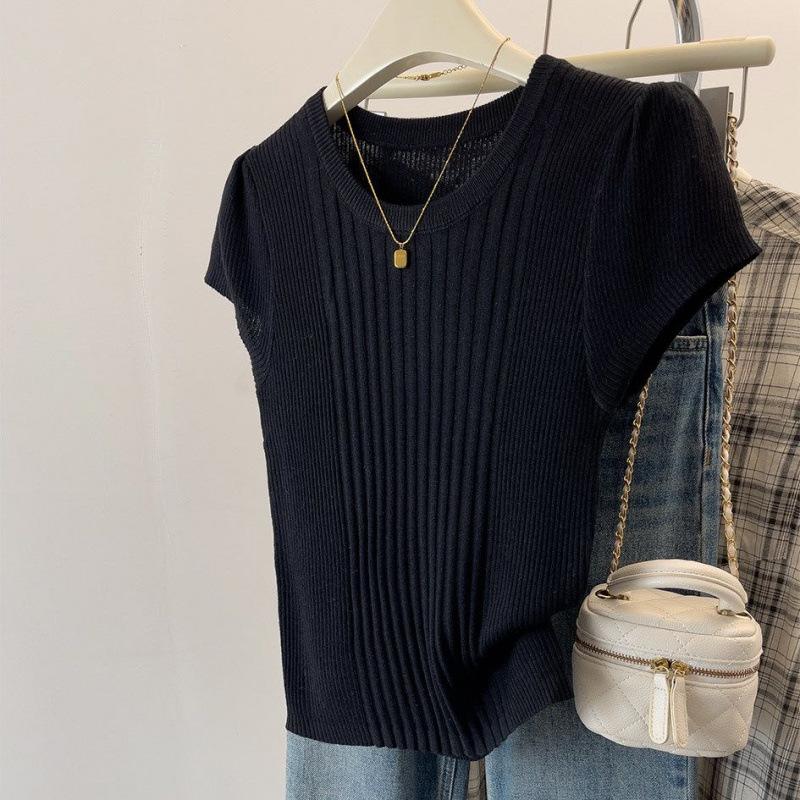 Solid color shoulder short-sleeved T-shirt women s, summer design sense thin thin ice silk knitted sweater crew neck top One size fits all чорний
Solid color shoulder short-sleeved T-shirt women s, summer design sense thin thin ice silk knitted sweater crew neck top One size fits all чорний
