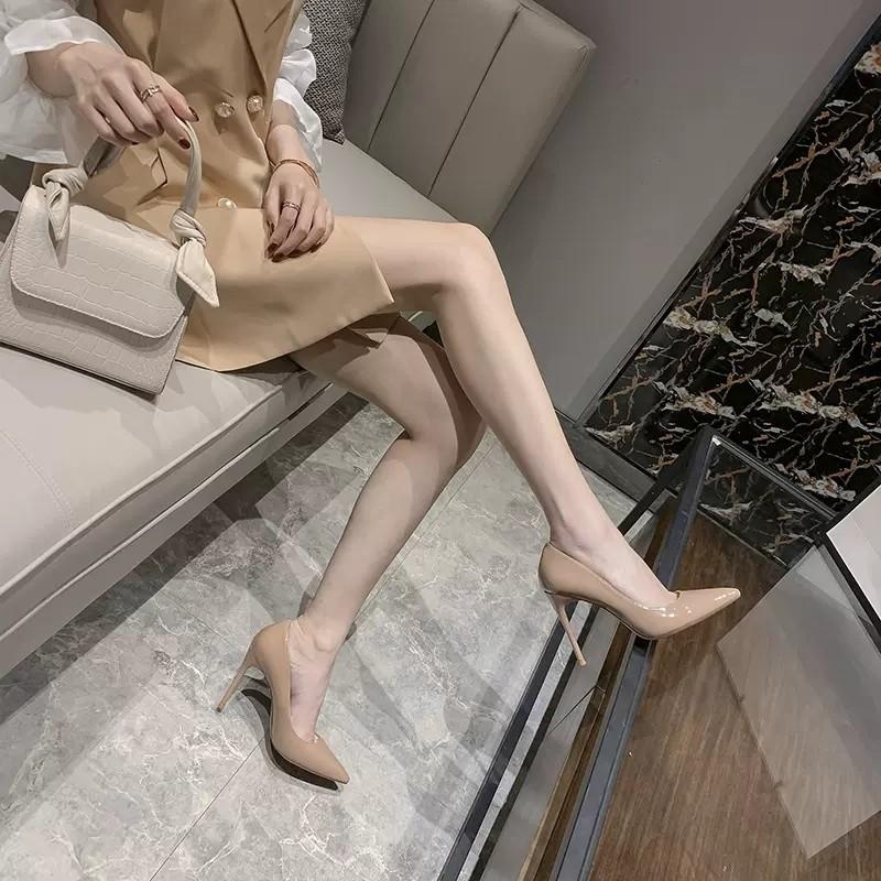 High heels women s summer 2025 new pointed toe nude temperament fine heel patent leather black light mouth versatile single shoes women 40
High heels women s summer 2025 new pointed toe nude temperament fine heel patent leather black light mouth versatile single shoes women 40