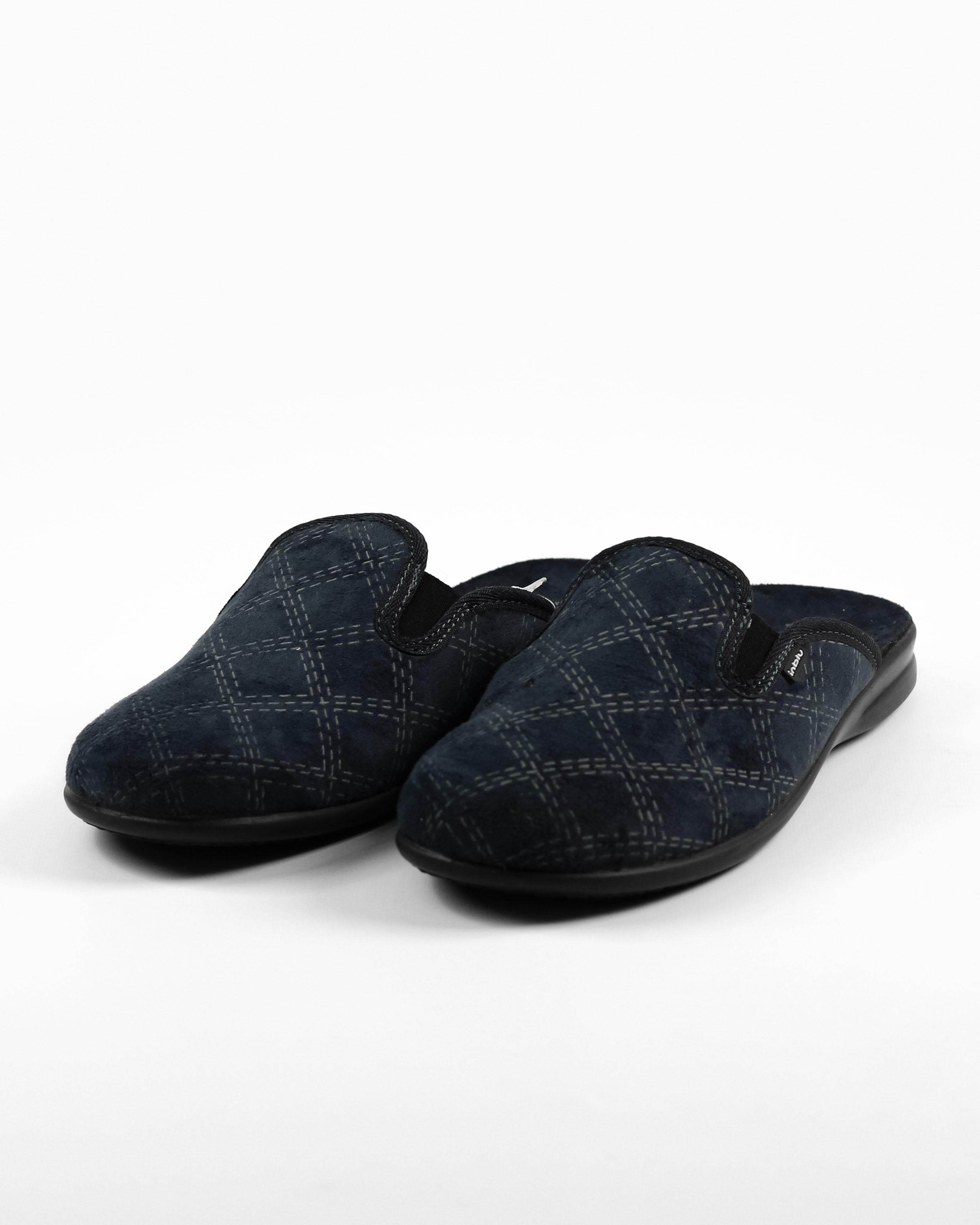 Чоловічі капці Inblu OG1D 40 Сині велюр 45 темно-синього кольору
Чоловічі капці Inblu OG1D 40 Сині велюр 45 темно-синього кольору