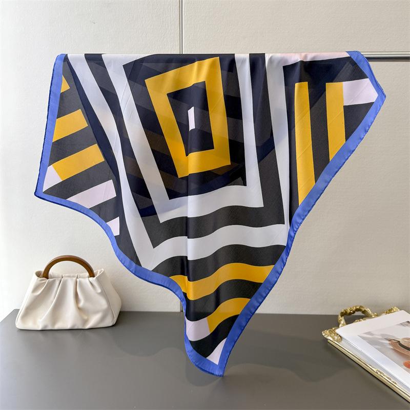 Luxury Cat Print Cute Style Square Scarves Women Silk Scarf Floral Bandana Small Neckties Hairbands Foulard Shawl 70x70cm
Luxury Cat Print Cute Style Square Scarves Women Silk Scarf Floral Bandana Small Neckties Hairbands Foulard Shawl 70x70cm