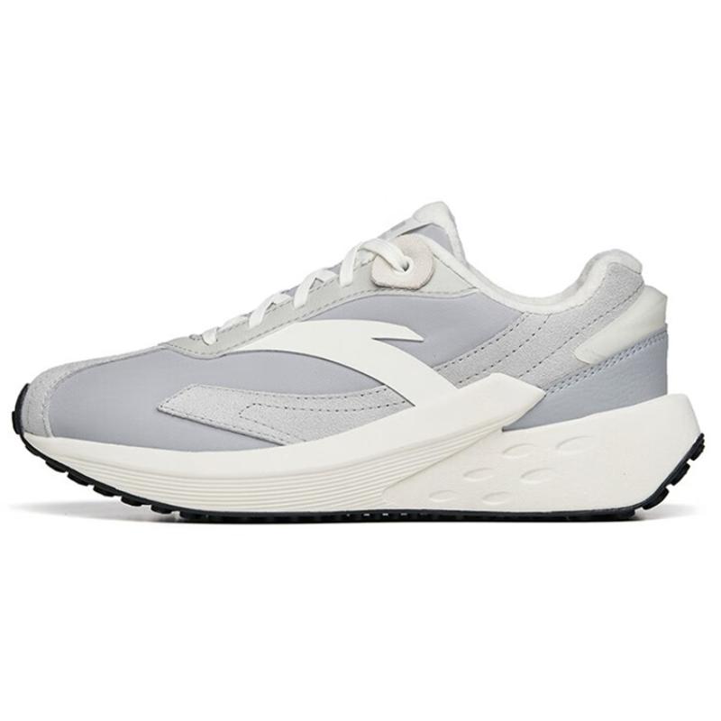 Anta Icing Abrasion Resistant Low top Running Shoes Women s Gray White Sneakers 922248856-1 36.5
Anta Icing Abrasion Resistant Low top Running Shoes Women s Gray White Sneakers 922248856-1 36.5