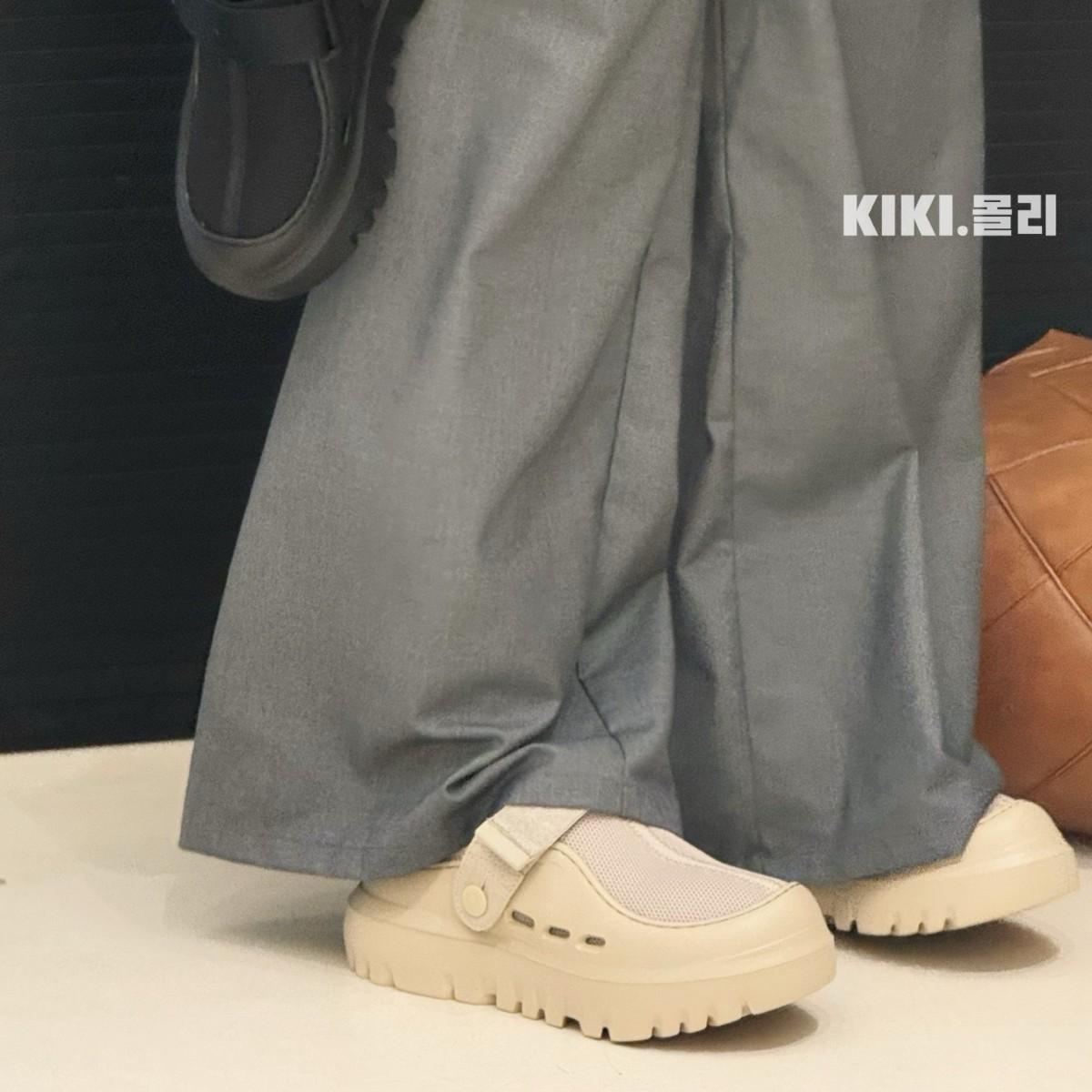 Wang Linkai Tasman slippers hole shoes platform lazy sandals one pedal bag head half drag beach shoes tide 40
Wang Linkai Tasman slippers hole shoes platform lazy sandals one pedal bag head half drag beach shoes tide 40