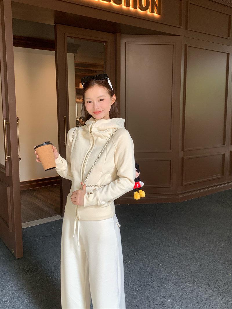 Women s Slimming Velvet Hoodie Jacket: Waist-Cinching Cropped Top, Tight-Fitting Hooded Sweatshirt, New Style 2026 for Spring/Autumn. L
Women s Slimming Velvet Hoodie Jacket: Waist-Cinching Cropped Top, Tight-Fitting Hooded Sweatshirt, New Style 2026 for Spring/Autumn. L