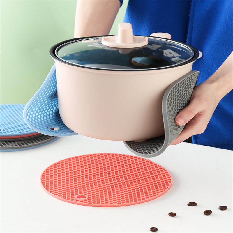 Silicone Heat Insulation Pad Anti-scald Table Pad Heat-resistant Pan Pad Casserole Pad Household Heat-resistant Meal Pad Round
Silicone Heat Insulation Pad Anti-scald Table Pad Heat-resistant Pan Pad Casserole Pad Household Heat-resistant Meal Pad Round