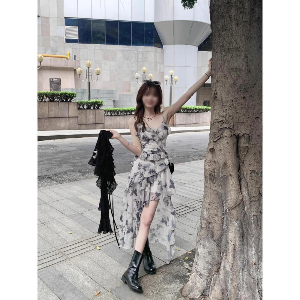 Women s French Floral Spaghetti Strap Summer Dress - Retro Waist-Slimming Long Skirt M (90-100 jin)
Women s French Floral Spaghetti Strap Summer Dress - Retro Waist-Slimming Long Skirt M (90-100 jin)