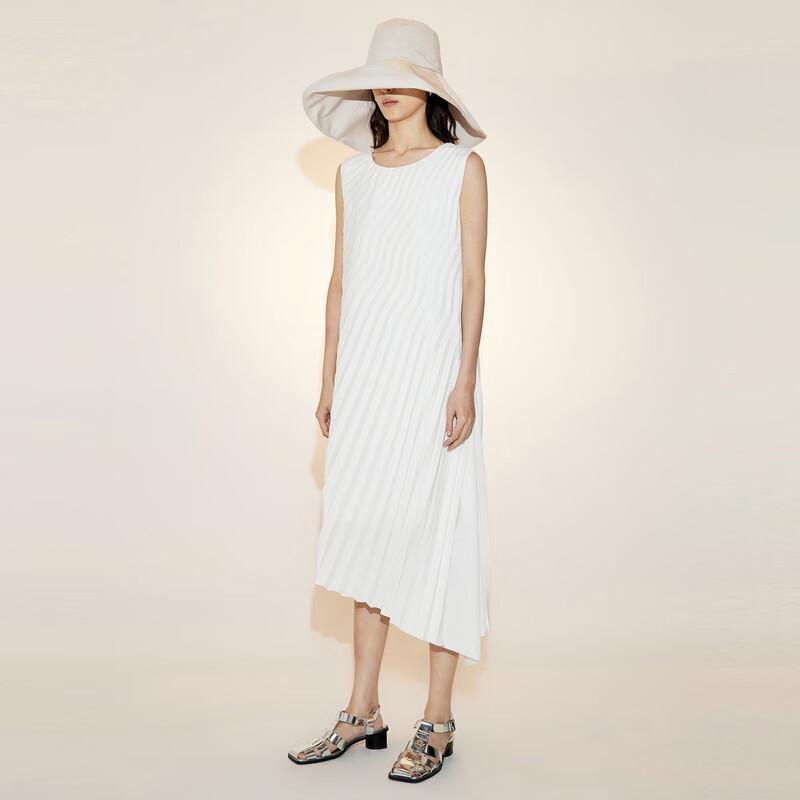 LESS Women s Colorblock Sleeveless Maxi Dress L
LESS Women s Colorblock Sleeveless Maxi Dress L